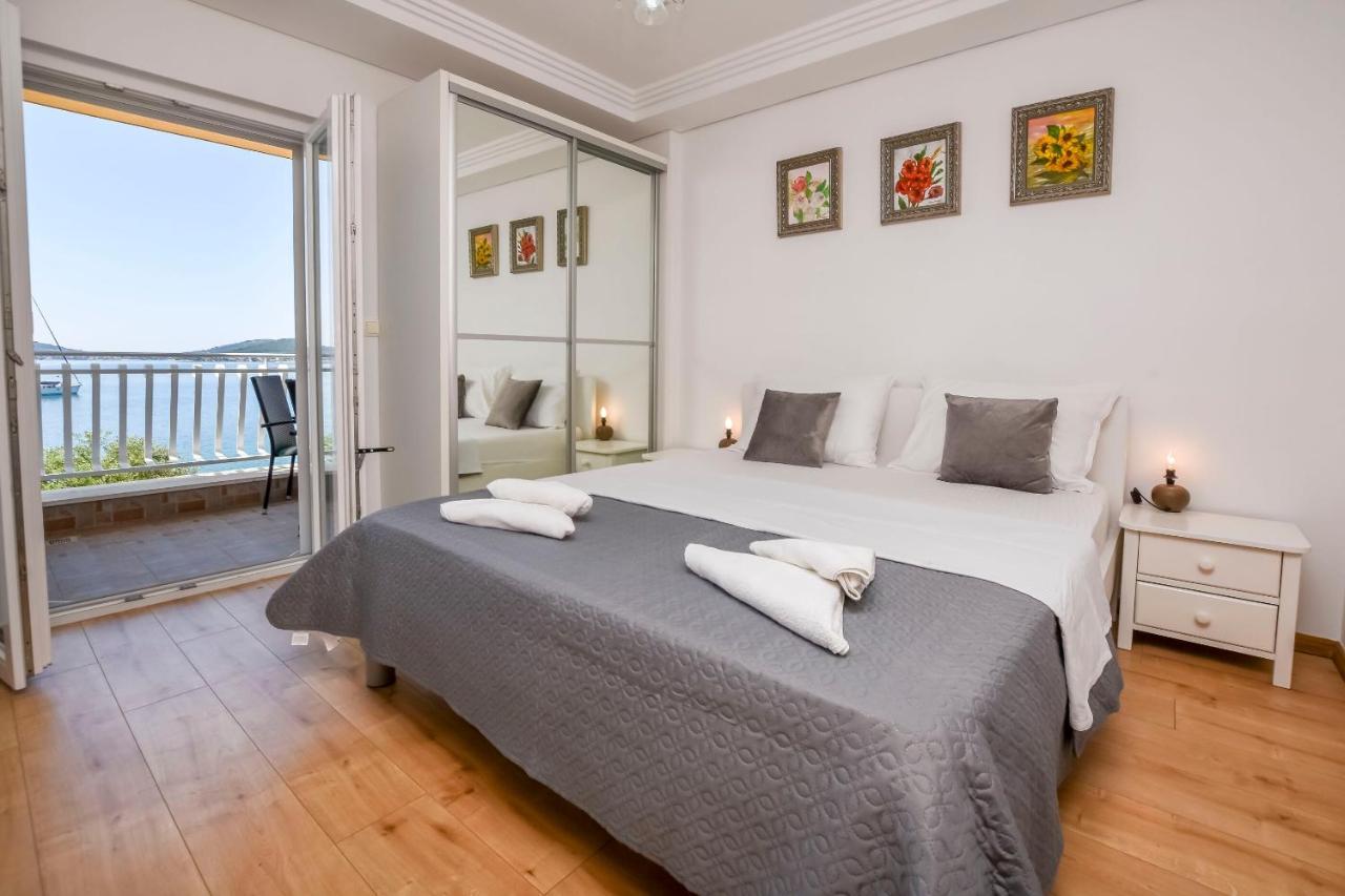 Apartments Silvana Rogoznica  Exterior photo